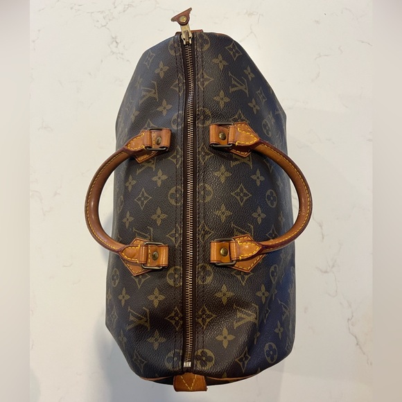 Sold 🚫Authentic Louis Vuitton Speedy 35 with letter of Authenticity - Picture 3 of 16
